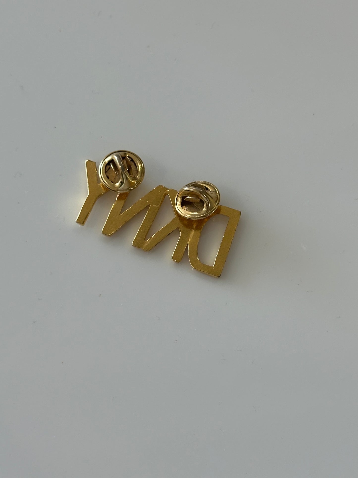80s dkny pin
