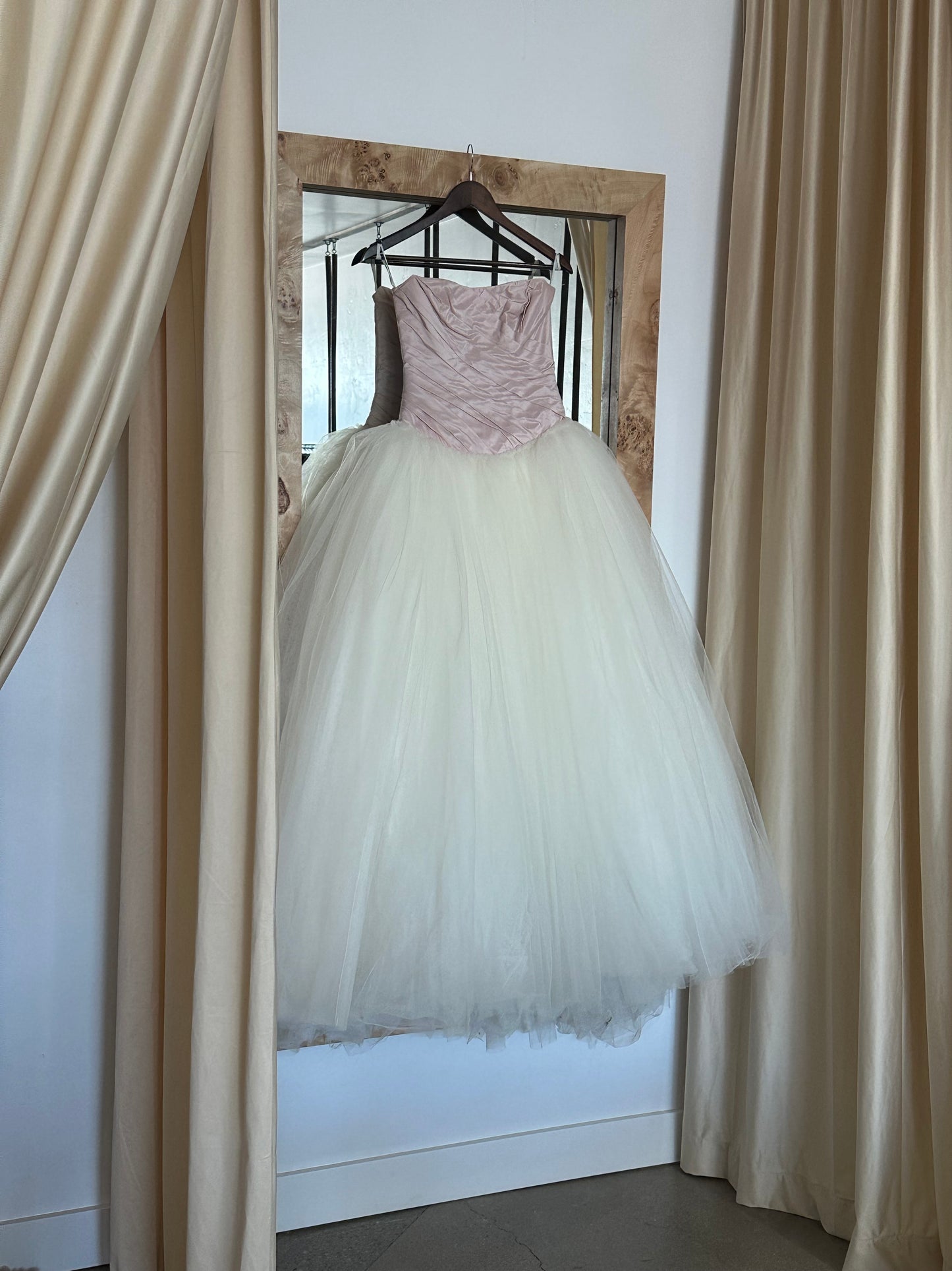 Vera Wang SIlk Taffeta Wedding Dress