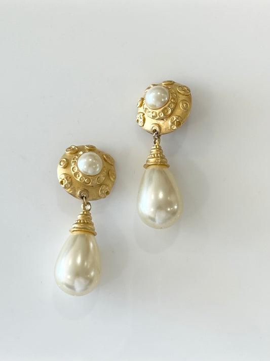 1990s Regency Pearl Clip Ons