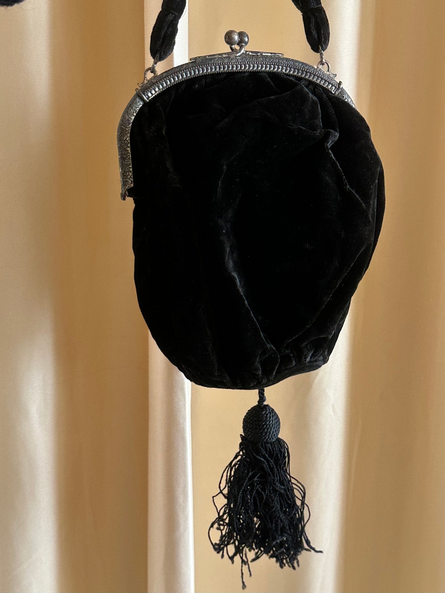 Antique Velvet Tassel Bag