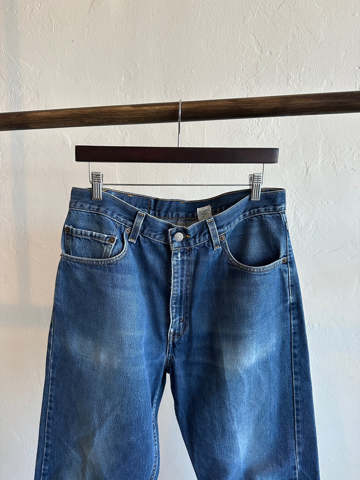 Vintage Levi’s 550 Relaxed Straight Leg Jeans 34x30