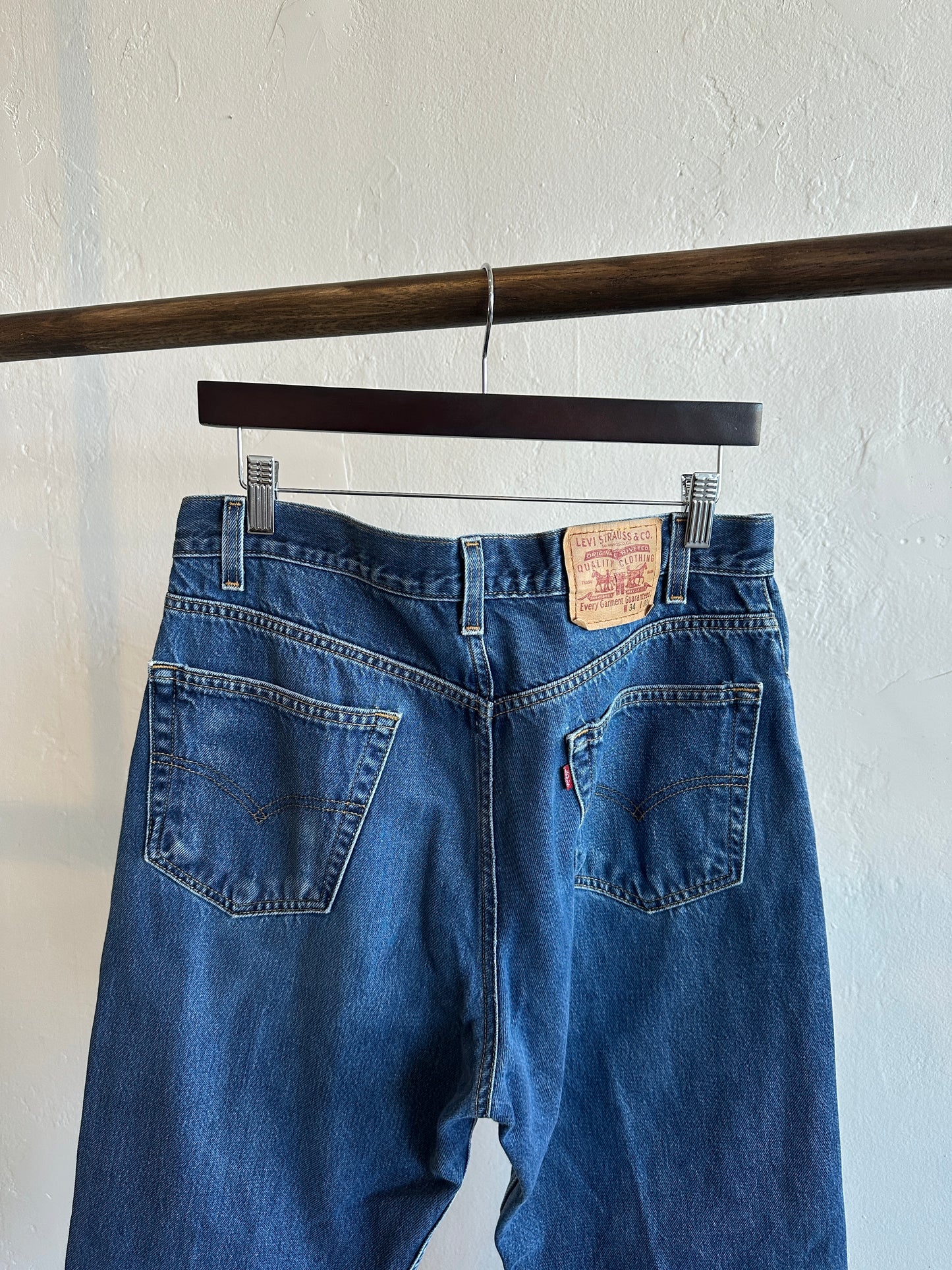 Vintage Levi’s 550 Relaxed Straight Leg Jeans 34x30