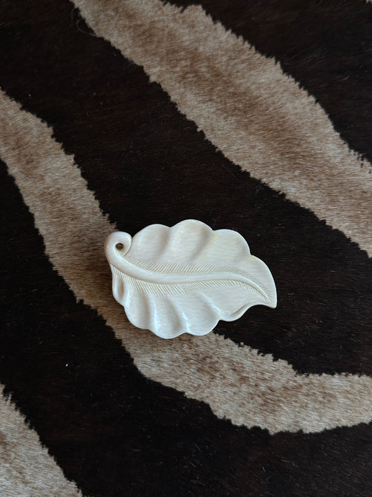 Vintage Carved Leaf Brooch in Ivory Tone