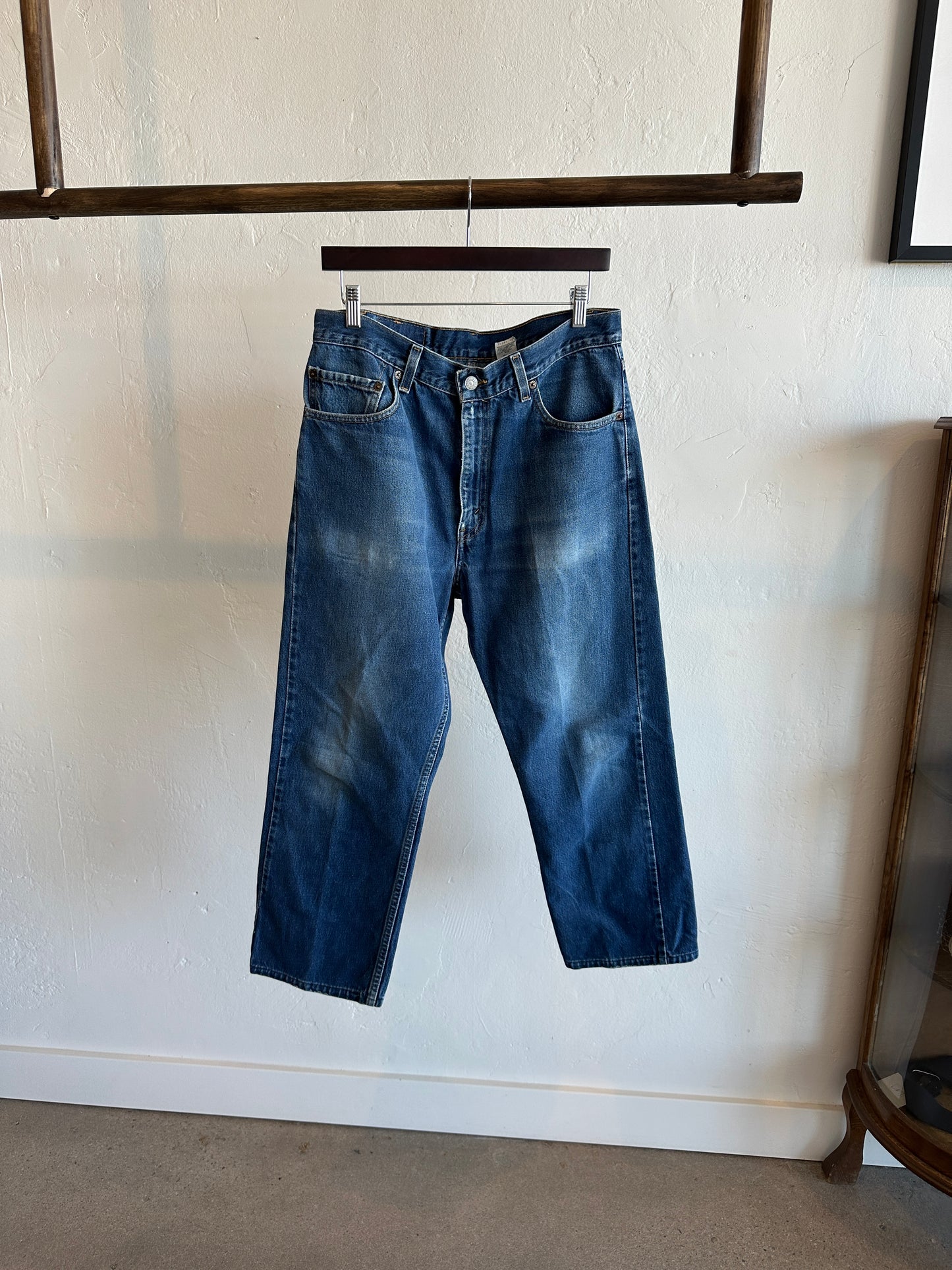 Vintage Levi’s 550 Relaxed Straight Leg Jeans 34x30