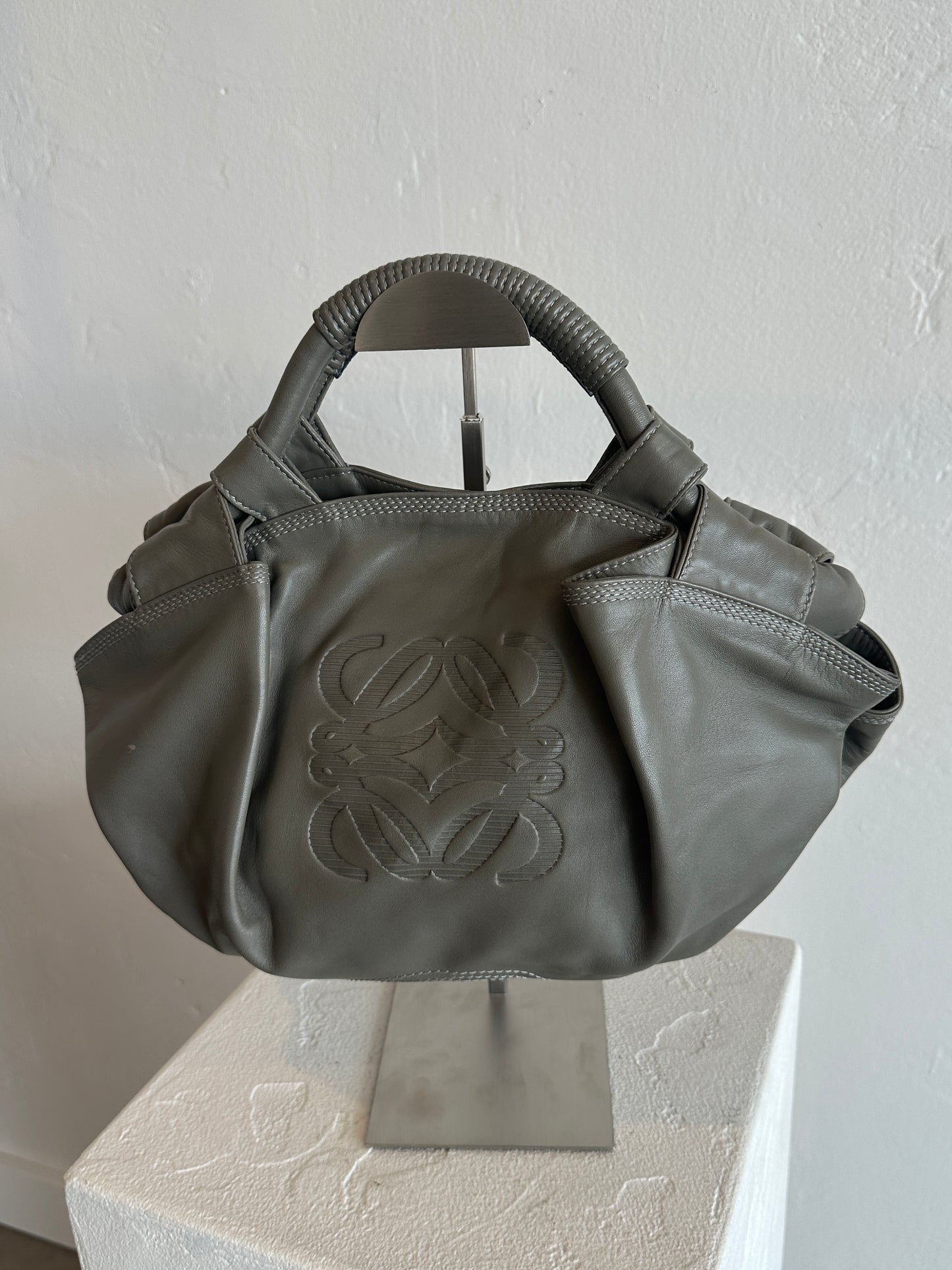 Loewe Nappa Aire Leather Handbag - Gray