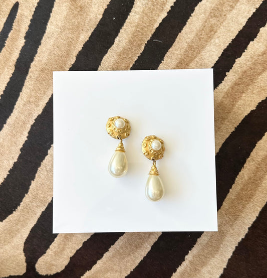 1990s Regency Pearl Clip Ons