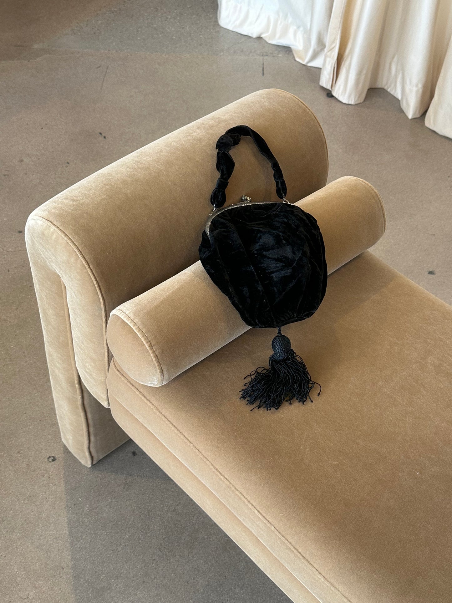 Antique Velvet Tassel Bag