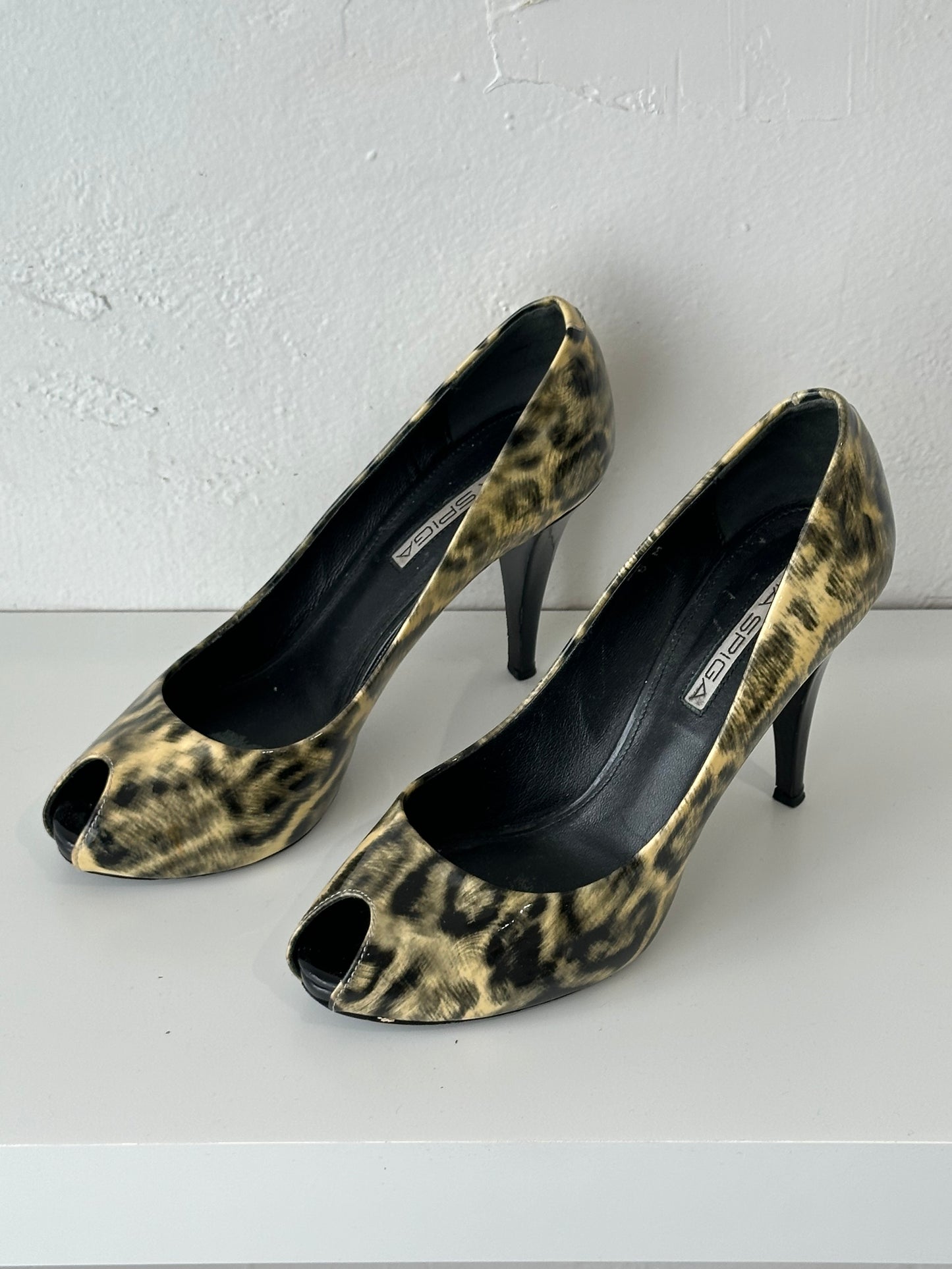 Via Spega Heels size 6